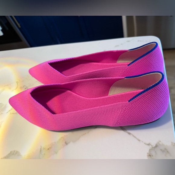 NWT Rothy’s Fuschia size 9.5 - Picture 1 of 3